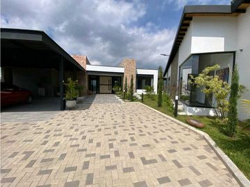 Casa moderna en el Retiro de un nivel