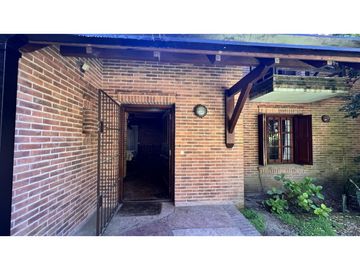 EN CARILO, CLASICO CHALET EN EXCELENTE UBICACIÓN