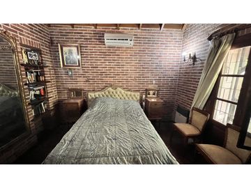 EN CARILO, CLASICO CHALET EN EXCELENTE UBICACIÓN