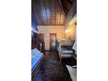 EN CARILO, CLASICO CHALET EN EXCELENTE UBICACIÓN