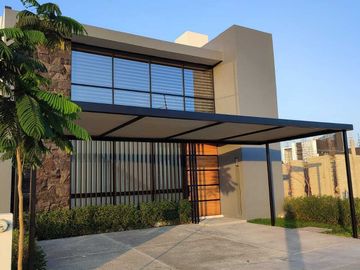 Casa nueva en Venta, Zona Norte de Colima, Fraccionamiento Privado LA HERRADURA.