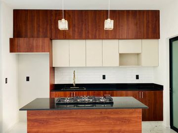 Casa nueva en Venta, Zona Norte de Colima, Fraccionamiento Privado LA HERRADURA.
