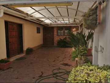 Hermosa casa 14 Vicuña Mackenna 340/140 mts
