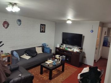 Excelente casa 4D/2B, dos pisos, con porche dos vehículos en comuna de Maipú