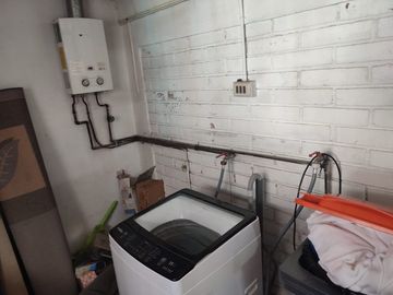 Excelente casa 4D/2B, dos pisos, con porche dos vehículos en comuna de Maipú
