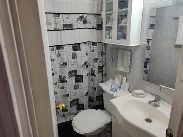 Excelente casa 4D/2B, dos pisos, con porche dos vehículos en comuna de Maipú