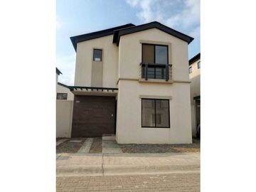 Alquilo o vendo casa Los Prados 1