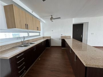 Venta de apartamento en Coco del Mar, PH Naútica