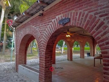 Villa de Descanso con Salón de Eventos Cerca Rancho 3 Potrillos