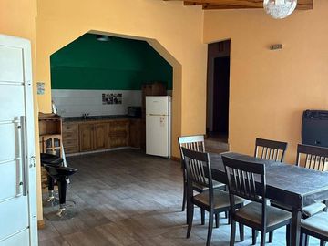 Casa en venta de 4 dormitorios c/ cochera en Nueva Pompeya