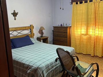 Casa en venta de 4 dormitorios c/ cochera en Nueva Pompeya