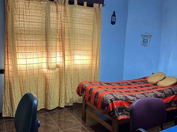 Casa en venta de 4 dormitorios c/ cochera en Nueva Pompeya