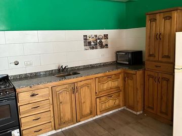 Casa en venta de 4 dormitorios c/ cochera en Nueva Pompeya
