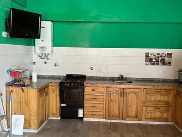 Casa en venta de 4 dormitorios c/ cochera en Nueva Pompeya