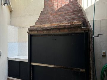 Casa en venta de 4 dormitorios c/ cochera en Nueva Pompeya