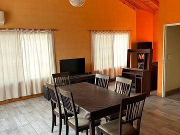 Casa en venta de 4 dormitorios c/ cochera en Nueva Pompeya