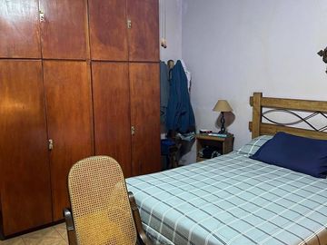 Casa en venta de 4 dormitorios c/ cochera en Nueva Pompeya