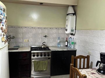 Casa en venta de 4 dormitorios c/ cochera en Nueva Pompeya