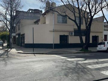 Casa en venta de 4 dormitorios c/ cochera en Nueva Pompeya