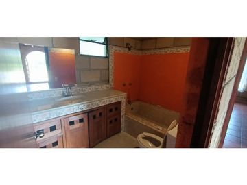 OPORTUNIDAD, CASA EN VENTA VALLE DE BRAVO