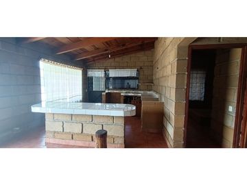 OPORTUNIDAD, CASA EN VENTA VALLE DE BRAVO