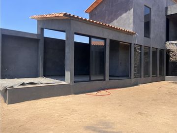 CASA EN VENTA EN VALLE DE BRAVO