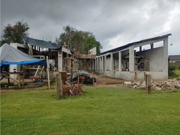 CASA EN VENTA EN VALLE DE BRAVO