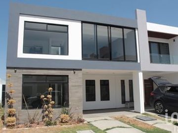 CASA EN VENTA EN PACHUCA