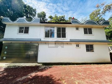 Casa sola en venta en Mártires de Chicago, Xalapa, Veracruz