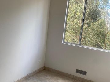 Se vende un hermoso apartamento ubicado en un quinto piso
