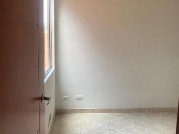 Se vende un hermoso apartamento ubicado en un quinto piso