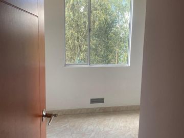 Se vende un hermoso apartamento ubicado en un quinto piso