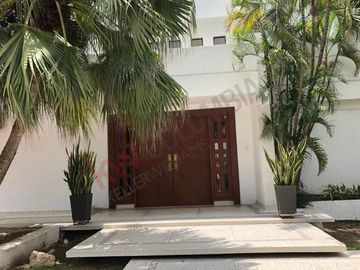 Venta de espectacular casa tipo mansión