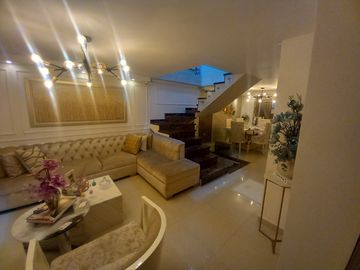 Venta espectacular casa de dos niveles en conjunto residencia