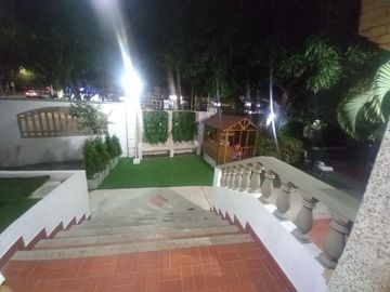 Venta espectacular casa de dos niveles en conjunto residencia