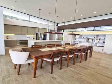 En venta Casa Moderna de 2 niveles en Condominio, Tenjo, Cundinamarca