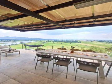 En venta Casa Moderna de 2 niveles en Condominio, Tenjo, Cundinamarca