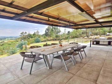 En venta Casa Moderna de 2 niveles en Condominio, Tenjo, Cundinamarca