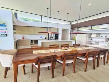 En venta Casa Moderna de 2 niveles en Condominio, Tenjo, Cundinamarca