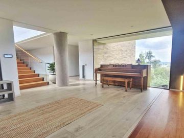 En venta Casa Moderna de 2 niveles en Condominio, Tenjo, Cundinamarca