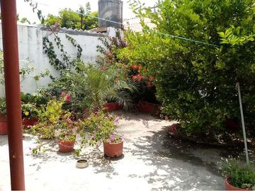 Espaciosa Casa Con Patio Amplio En Sitio Estratégico En El Barrio Paraíso-6106