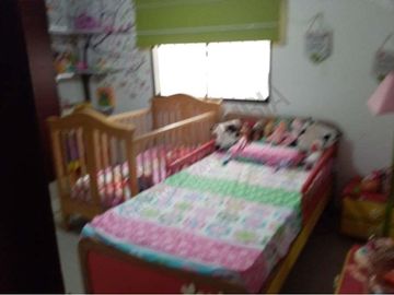 Espaciosa Casa Con Patio Amplio En Sitio Estratégico En El Barrio Paraíso-6106