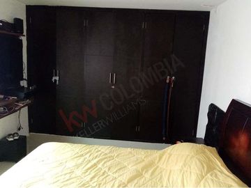 Espaciosa Casa Con Patio Amplio En Sitio Estratégico En El Barrio Paraíso-6106