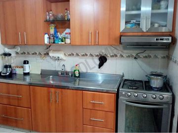 Espaciosa Casa Con Patio Amplio En Sitio Estratégico En El Barrio Paraíso-6106