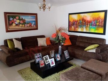 Espaciosa Casa Con Patio Amplio En Sitio Estratégico En El Barrio Paraíso-6106