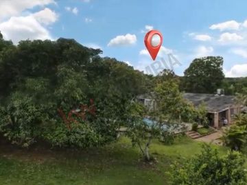 En venta casa campestre en Carmen de Apicalá con lote de 1.4 fanegadas.