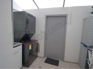 Amplia Casa de 5 habitaciones cerca a Bulevar Niza en Bogotá, súper linda.