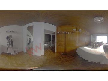 Amplia Casa de 5 habitaciones cerca a Bulevar Niza en Bogotá, súper linda.
