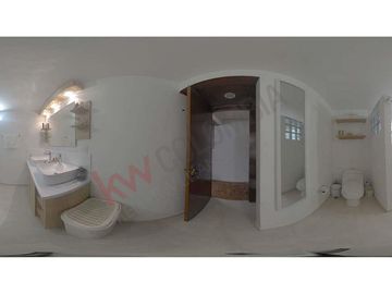 Amplia Casa de 5 habitaciones cerca a Bulevar Niza en Bogotá, súper linda.