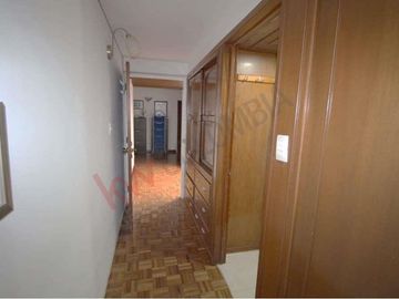 Amplia Casa de 5 habitaciones cerca a Bulevar Niza en Bogotá, súper linda.